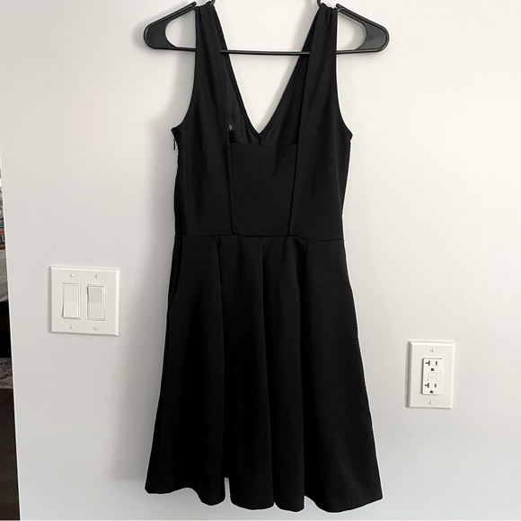 Black V Neck A-Line Dress in Small, perfect for semi formals, weddings - Picture 2 of 4